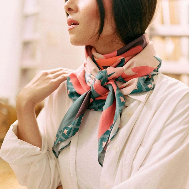 Chiếc Khăn quàng cổ Pink October Solidarity Scarf của N'GO làm từ 100% sợi Bamboo Biocell - Twill 2/